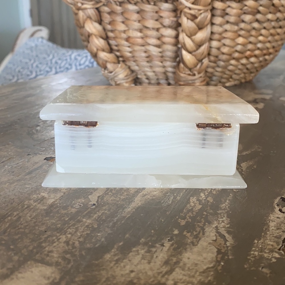 Vintage Marble Hinged Lid Trinket Box Ivory​​​​​​​​ - Picture 4 of 10
